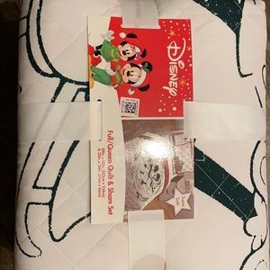 Disney Full/Queen size quilt and sham set